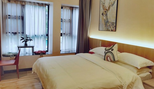Executive Double Room, City View