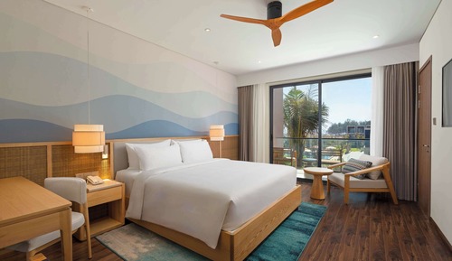 Family Room, Connecting Rooms