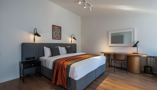 Deluxe Apartment