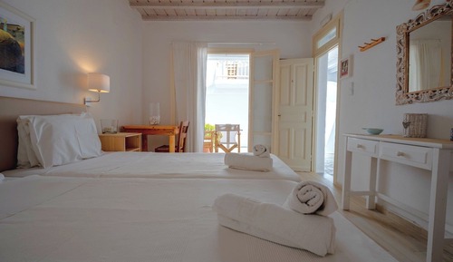 Comfort Triple Room, Private Bathroom, Courtyard View