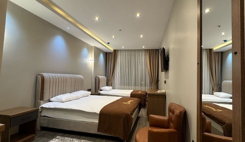 Luxury Twin Room, City View