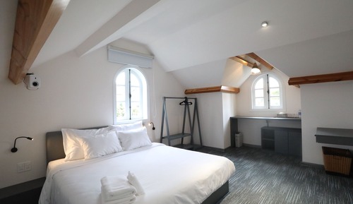 Family Room, Mountain View