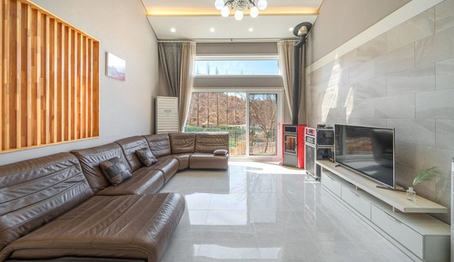 Basic Room, 3 Bedrooms (Freesia  B)