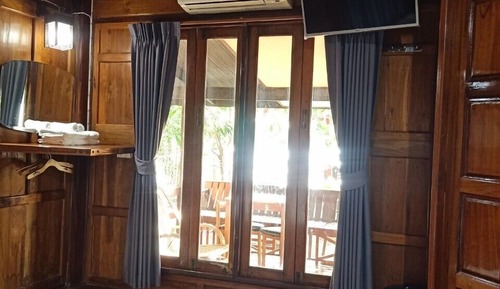 Standard House, 1 King Bed, Non Smoking, River View