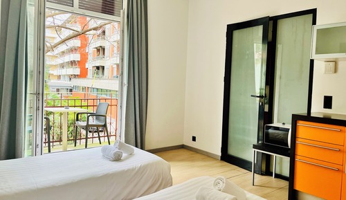 Standard Studio, Balcony