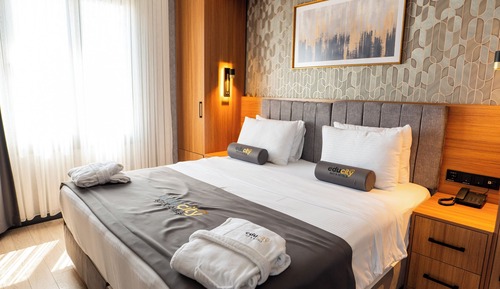 Executive Suite, City View