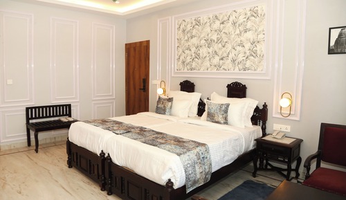 Flamingo Twin Bed Room Lake View