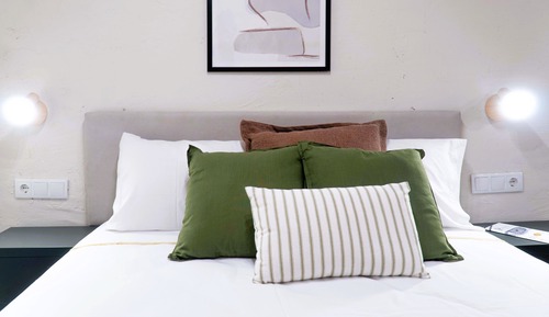 Studio Suite, City View