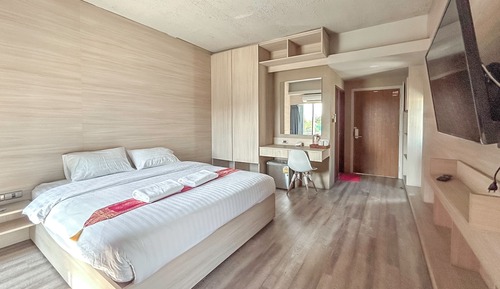 Deluxe Double Room, City View