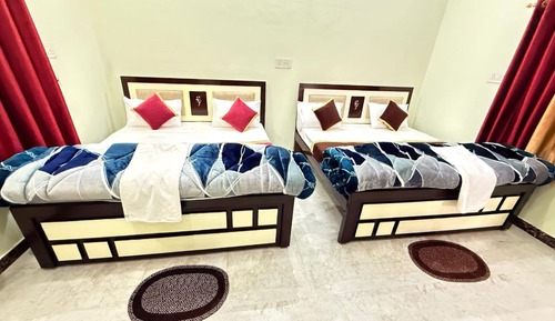 Deluxe Quadruple Room, City View
