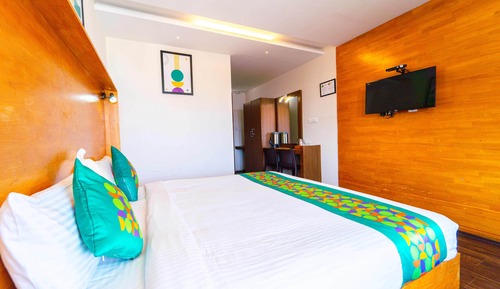 Deluxe Room, Balcony, Valley View