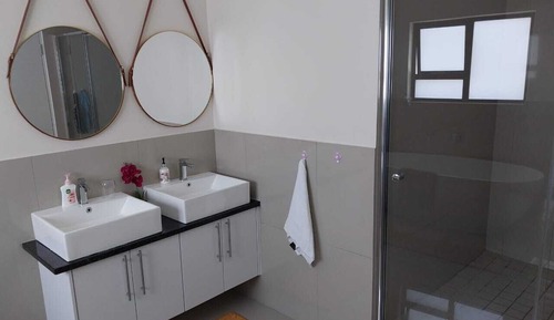 Luxury Suite, Mountain View