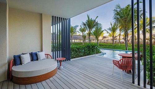 Deluxe Room, 1 King Bed (Swim-up, All-Incl. Adults Only, Guest)