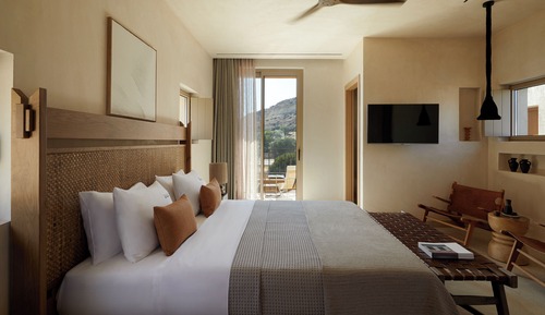 The "Artist Nest" Exclusive Villa | 2 Ensuite Bedrooms & Private Heated Pool