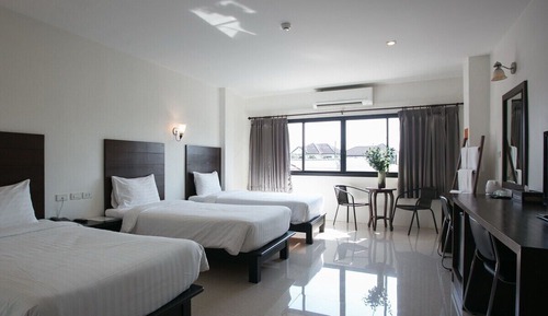 Standard Triple Room (3 Single Bed)