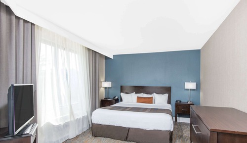Suite, 1 King Bed, Accessible, Non Smoking (Mobility/Hearing, Tub w/ Grab Bars)