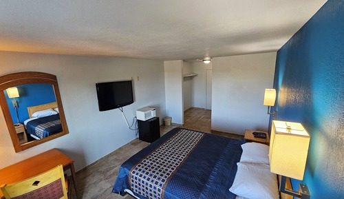 Comfort Room, 1 King Bed, Non Smoking