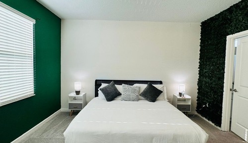 Deluxe Double Room, 1 King Bed, Non Smoking, Private Bathroom