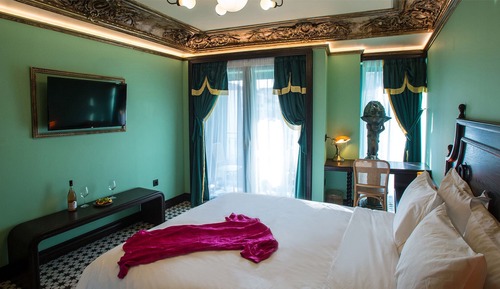 Superior Double Room, City View