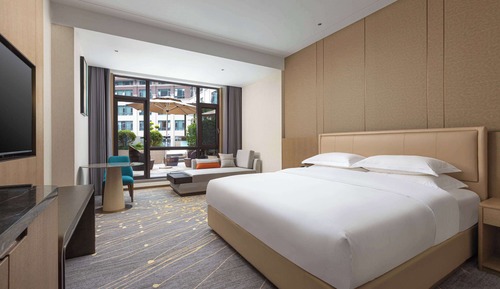 Standard Room, 1 King Bed, Non Smoking