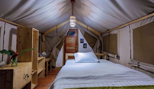 Deluxe Room, Balcony