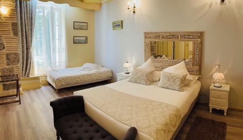 Deluxe Triple Room, 1 Queen Bed, Private Bathroom, Garden View