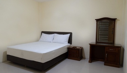 Standard King Smoking