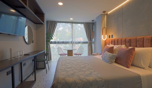 Comfort Room, Mountain View