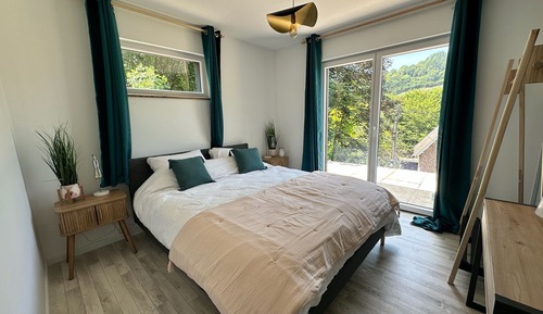 Standard Apartment, Valley View