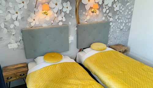 Basic Twin Room, Courtyard View