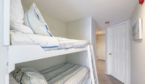 Signature Condo, 1 Bedroom, Balcony, Beach View