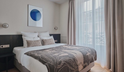 Deluxe Apartment