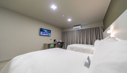 Deluxe Suite, Private Bathroom, Garden View (Two Full Room 1.04)