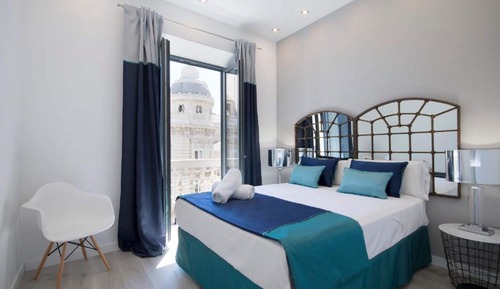 Superior Studio, City View