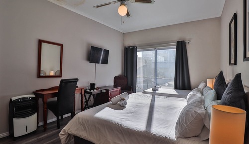Family Room, Multiple Beds, Non Smoking, Private Bathroom