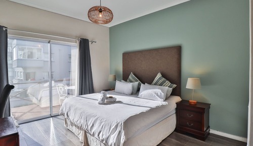 Family Room, 1 King Bed with Sofa bed, Non Smoking, Private Bathroom
