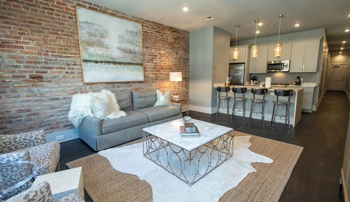 Luxury Condo, 2 Bedrooms, Kitchen (302)