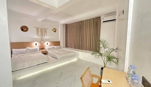 Deluxe Twin Room, 2 Double Beds, Balcony, Garden View