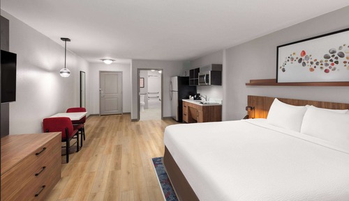 Room, 1 King Bed, Accessible, Non Smoking (Mobility, Tub w/ Grab Bars)