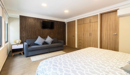 Premier Apartment F102