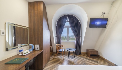 Deluxe Double Room, 1 Queen Bed, City View
