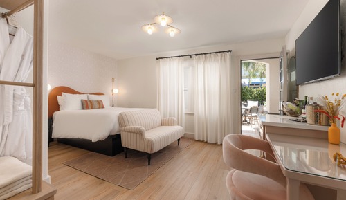 Room, 1 Queen Bed with Sofa bed