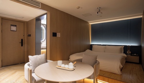 Room, 1 King Bed, Non Smoking (Tatami)