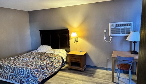 Comfort Single Room, 1 Queen Bed, Non Smoking