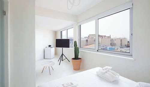 Suite with City View 6