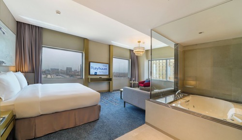 Suite, 1 King Bed, City View (One Bedroom, Jetted Tub)