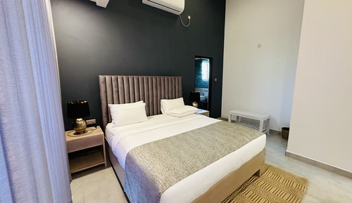Deluxe Lake View Room