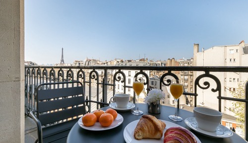 Classic Room Balcony - Eiffel View