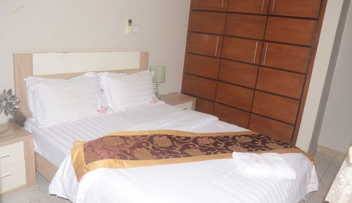 Deluxe Apartment