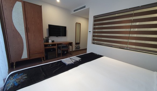 Superior Double Room, 1 King Bed, Bathtub, City View